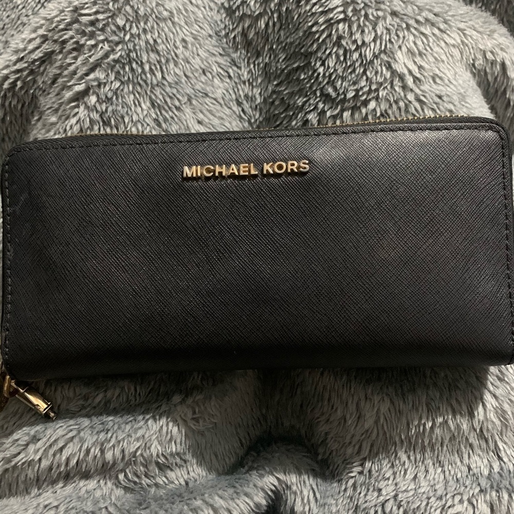 Michael kors wallet